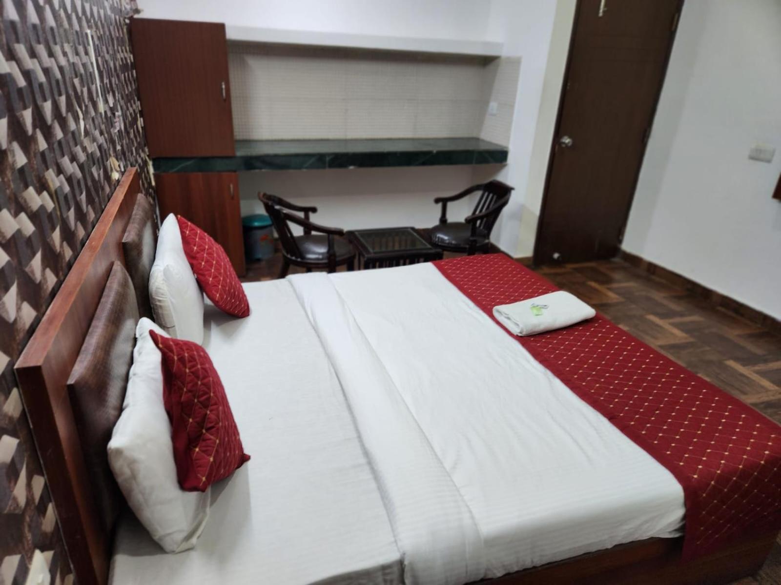 Hotel Aerotech Near Delhi Airport ニューデリー エクステリア 写真