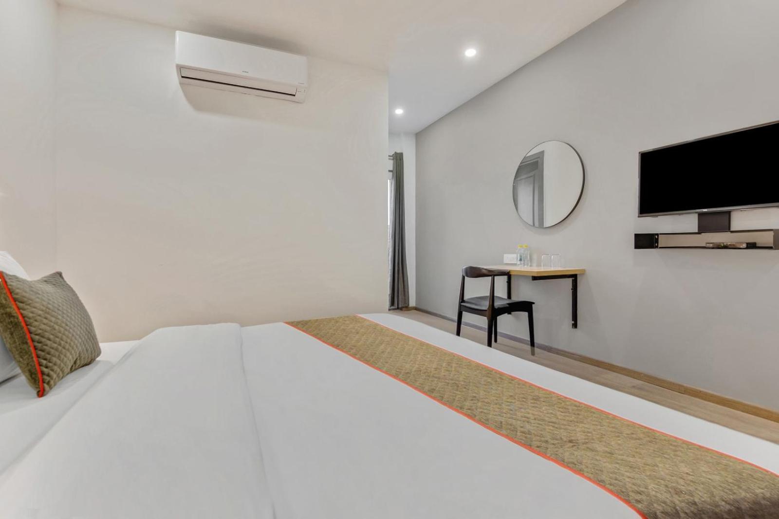 Hotel Aerotech Near Delhi Airport ニューデリー エクステリア 写真