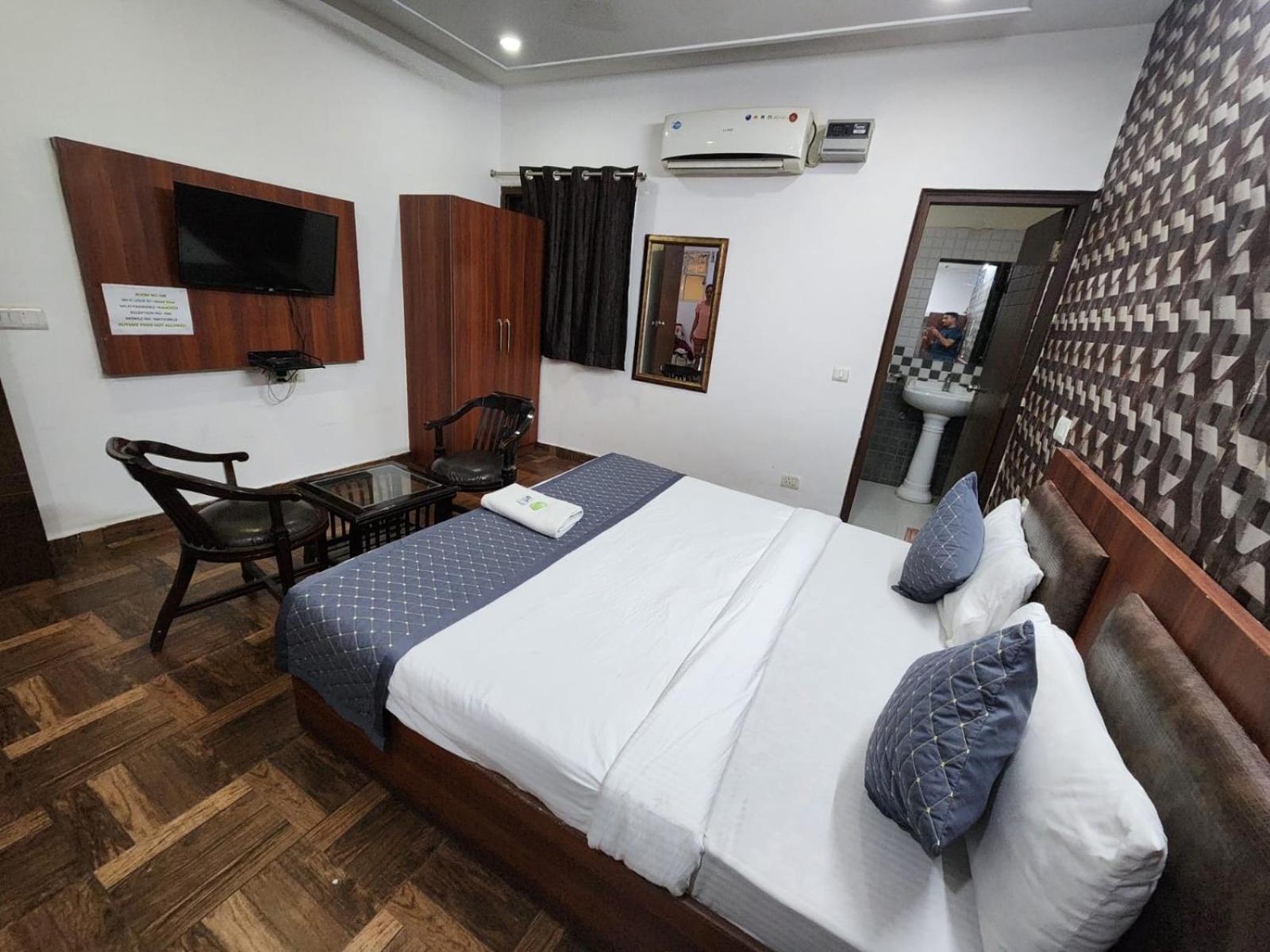 Hotel Aerotech Near Delhi Airport ニューデリー エクステリア 写真