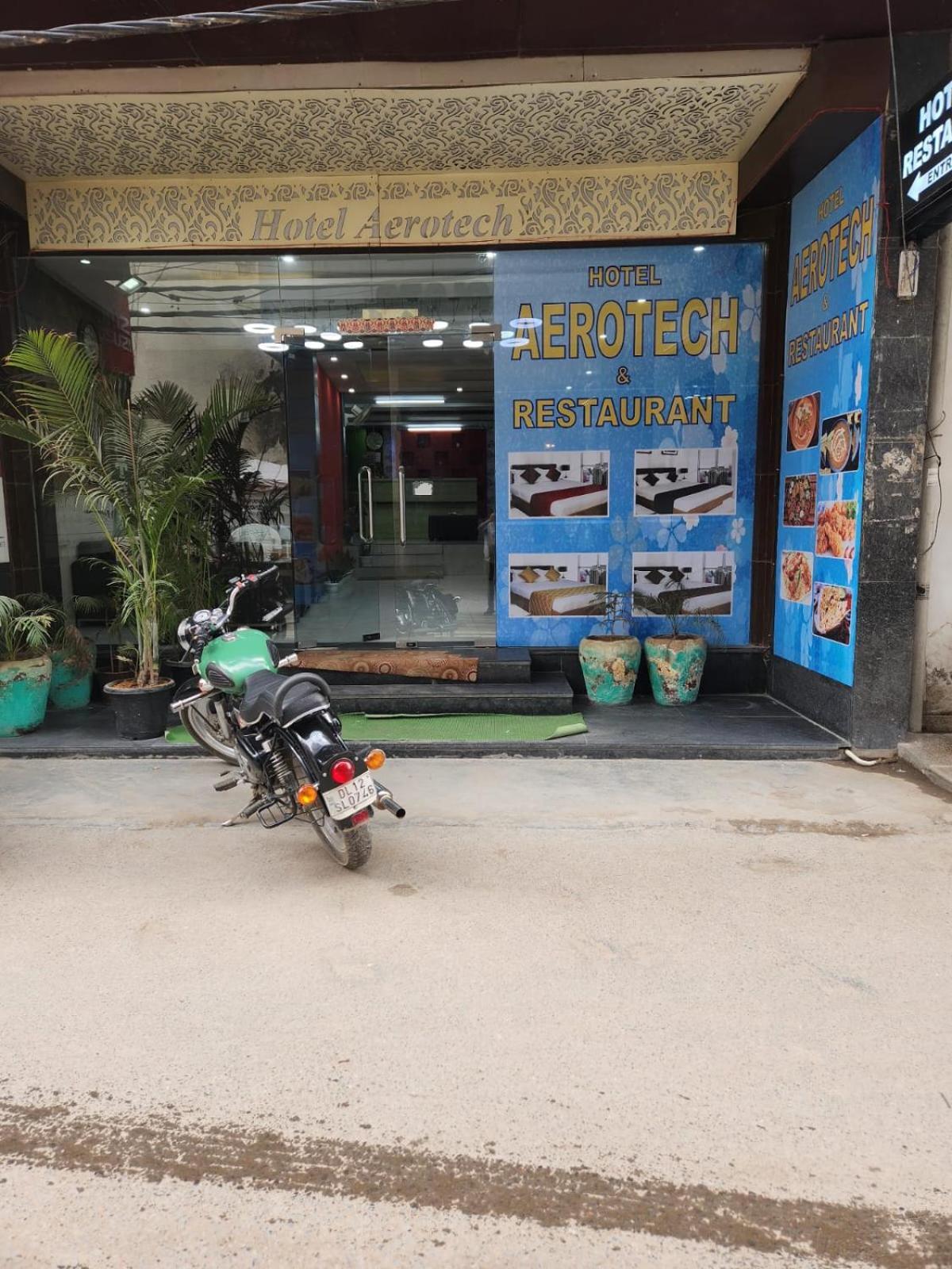 Hotel Aerotech Near Delhi Airport ニューデリー エクステリア 写真